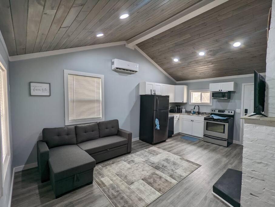 Summerlee Suite - Beautiful Remodeled Farmhouse Oak Hill Exteriör bild