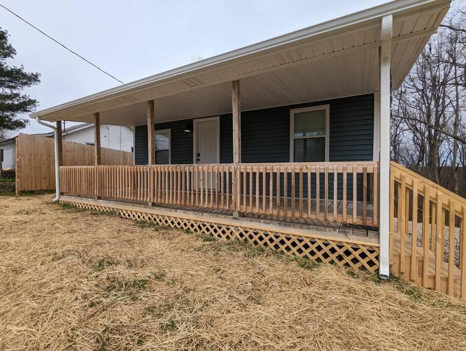 Summerlee Suite - Beautiful Remodeled Farmhouse Oak Hill Exteriör bild