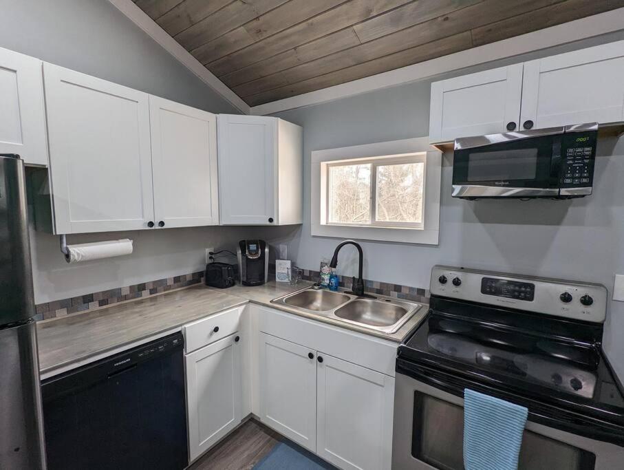 Summerlee Suite - Beautiful Remodeled Farmhouse Oak Hill Exteriör bild