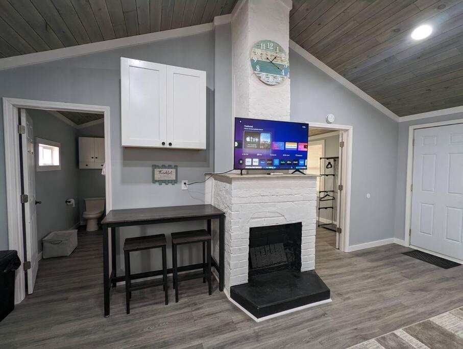 Summerlee Suite - Beautiful Remodeled Farmhouse Oak Hill Exteriör bild
